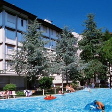 Appartement Lignano With Pool à Lignano Sabbiadoro Extérieur photo