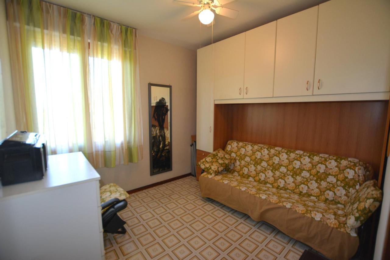 Appartement Lignano With Pool à Lignano Sabbiadoro Extérieur photo
