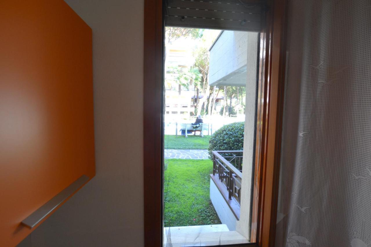 Appartement Lignano With Pool à Lignano Sabbiadoro Extérieur photo