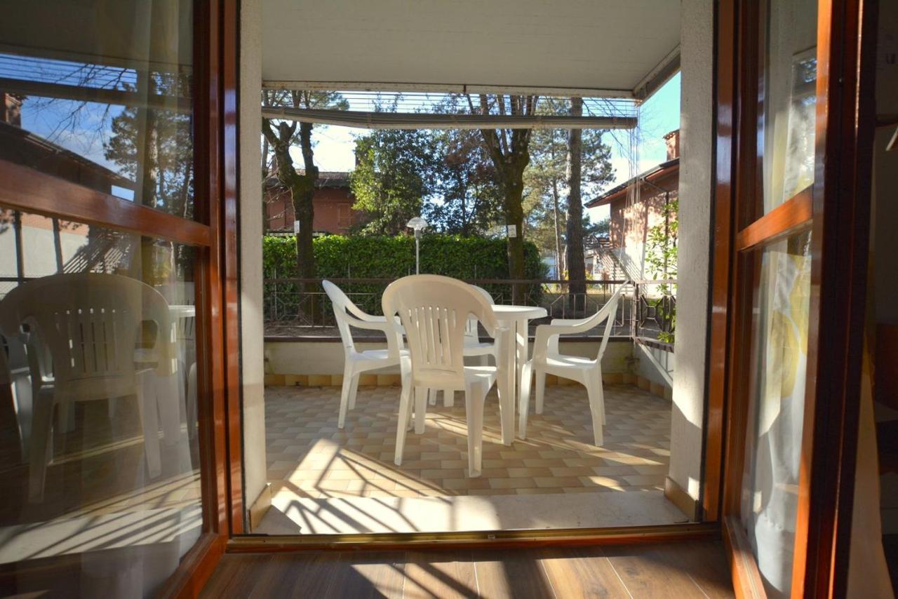 Appartement Lignano With Pool à Lignano Sabbiadoro Extérieur photo