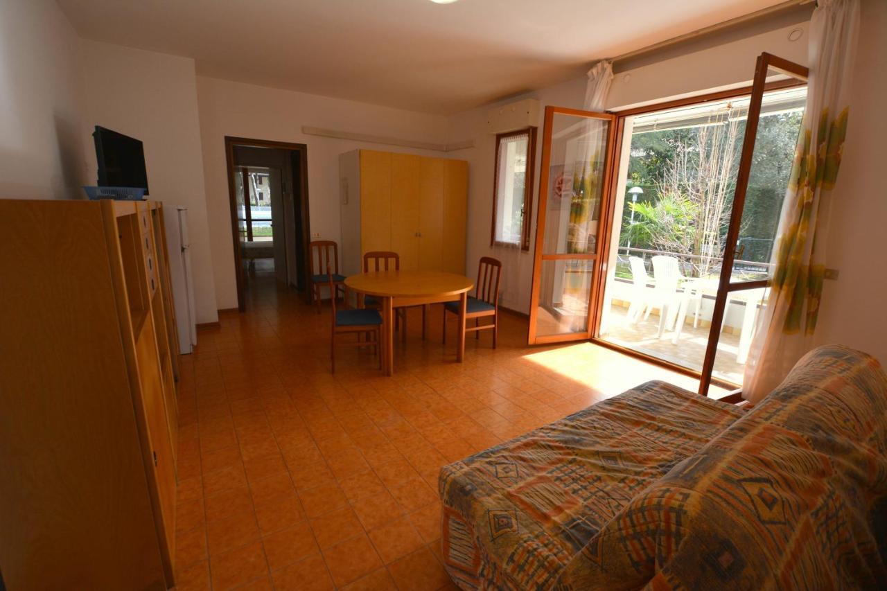 Appartement Lignano With Pool à Lignano Sabbiadoro Extérieur photo